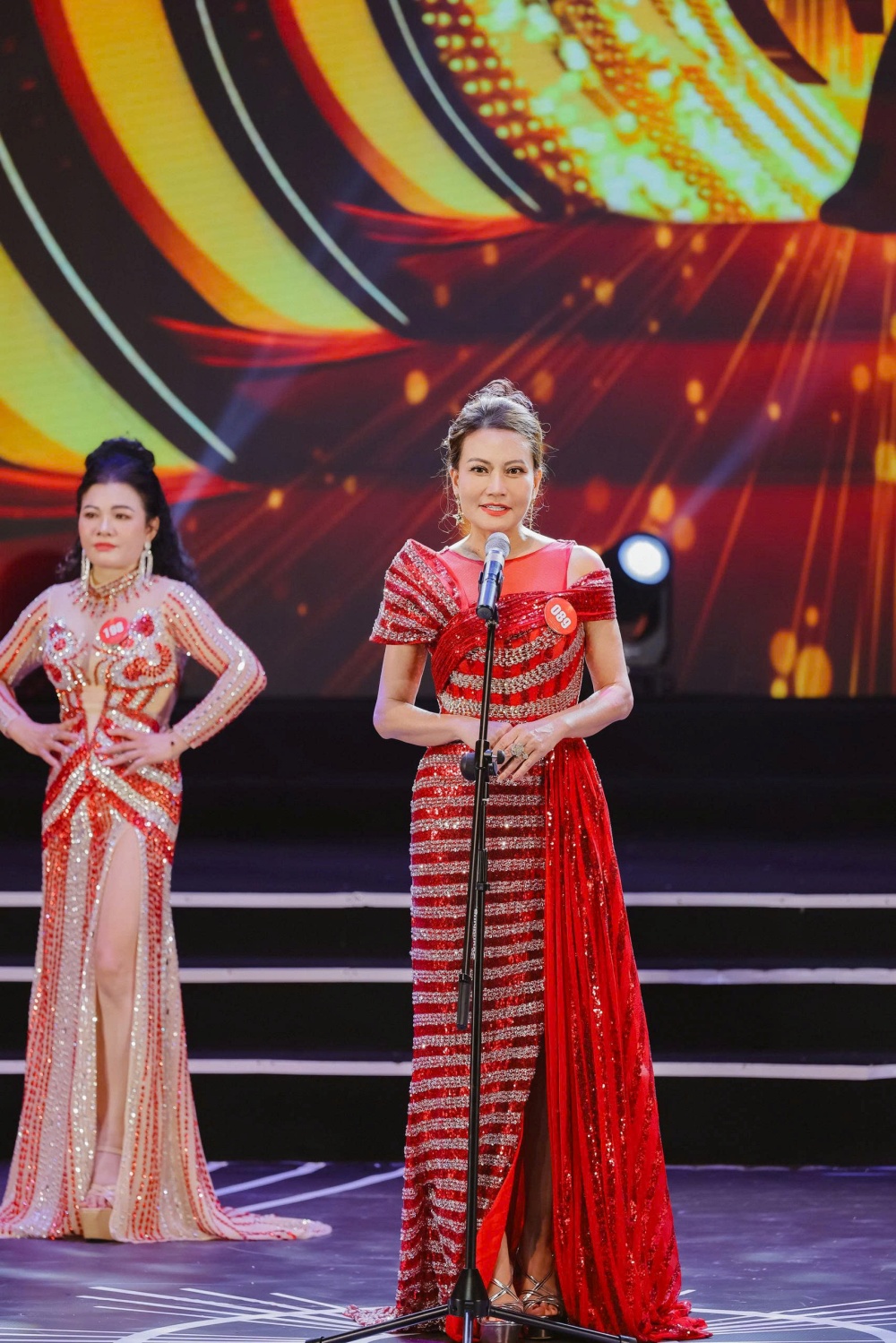 Phần thi ứng xử của Nguyễn Kim Ngọc.