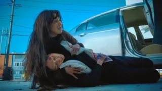 Cuộc đấu tâm lý nghẹt thở giữa Jung Ryeo-won và Lee Jung-eun trong ‘Không bông tuyết nào trong sạch’