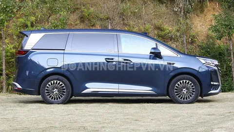 Xe MPV ‘trên cơ’ Toyota Alphard, giá hơn 1,1 tỷ đồng