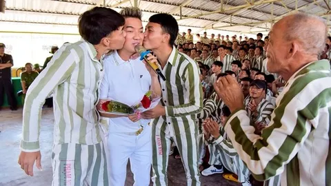 Đàm Vĩnh Hưng tiếc nuối khi không thể làm việc này trong thời gian bị cấm diễn, hứa năm sau làm lại