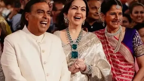 Hé lộ về cuộc sống của vợ người giàu nhất Ấn Độ: Có 600 người giúp việc, giày chỉ đi 1 lần duy nhất