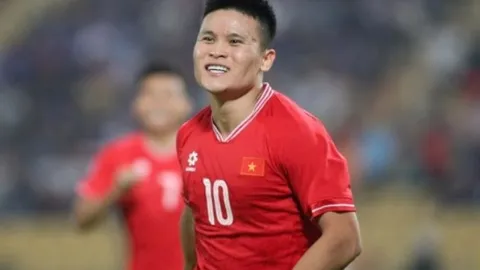 Trụ cột ĐT Việt Nam xác nhận xuất ngoại, HLV Kim Sang-sik nhận món quà lớn trong năm 2025