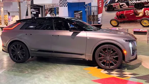 SUV công suất 615 mã lực, nội thất siêu sang, giá hơn 1,9 tỷ đồng