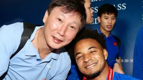 HLV Kim Sang-sik nhận cảnh báo từ VFF, lực lượng ĐT Việt Nam có biến động lớn