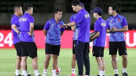 ĐT Việt Nam đón dàn trợ lý 'khủng', HLV Kim Sang-sik thở phào sau chức vô địch AFF Cup 2024