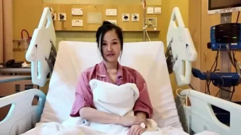 Thông tin mới về sức khỏe của diva Hồng Nhung sau khi điều trị ung thư tại Singapore