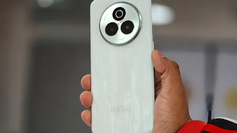 Smartphone chống nước, chip Snapdragon 7s Gen 3, RAM 12 GB, pin 6.000mAh, sạc 80W, giá gần 7 triệu đồng