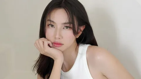 Hoa hậu Thùy Tiên lần đầu tiết lộ bị quấy rối trong thang máy, phản ứng khiến dân tình xót xa