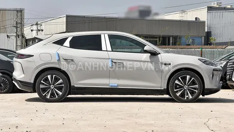 SUV thiết kế cá tính, công suất 530 mã lực, trang bị ‘đỉnh nóc’, giá ngang Toyota Corolla Cross