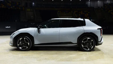 Chiêm ngưỡng vẻ đẹp tuyệt mỹ của Kia EV4 vừa trình làng
