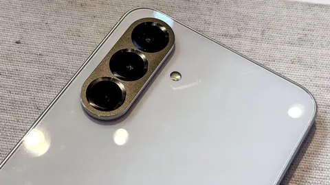 Trên tay Samsung Galaxy A56 5G, sắp lên kệ tại Việt Nam, giá từ 9,99 triệu đồng, ‘đe nẹt’ iPhone 16e