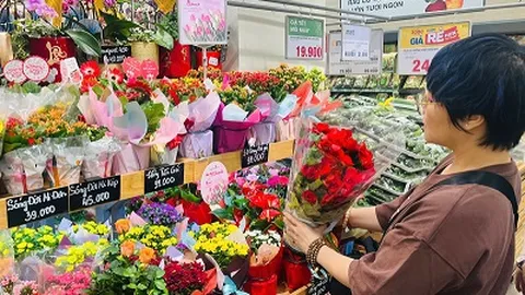 Hoa tươi tăng giá mạnh trước ngày 8/3