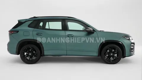 SUV hạng C thiết kế hầm hố, công suất 220 mã lực, giá 620 triệu đồng