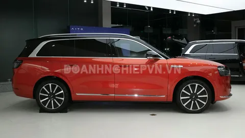 SUV lớn hơn Lexus LX, nội thất sang chảnh như Mercedes-Maybach GLS, công suất 523 mã lực, giá rẻ bất ngờ