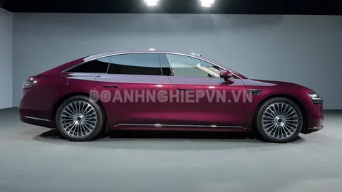 ‘Kẻ ngáng đường’ Mercedes-Maybach S-Class, siêu tiết kiệm xăng, giá ngang Toyota Camry