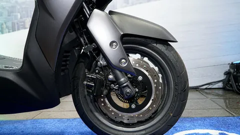 Xe tay ga Yamaha 155cc, trang bị hiện đại, giá gần 92 triệu đồng, so kè cùng Honda SH