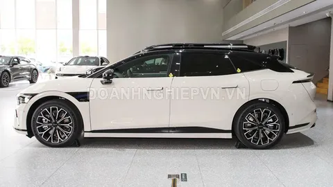 Xe gầm cao công suất 637 mã lực, hệ thống treo khí nén, trang bị ‘đỉnh nóc’ giá ngang Honda HR-V 