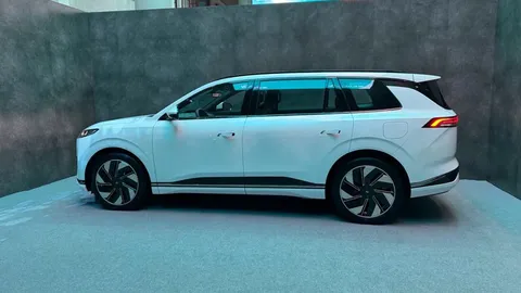 SUV nhỉnh hơn Hyundai Santa Fe, Ford Everest, giá chỉ ngang Mitsubishi Xforce