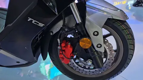 Xe tay ga 150cc, phanh ABS 2 kênh, TCS, giá ngang Honda SH Mode