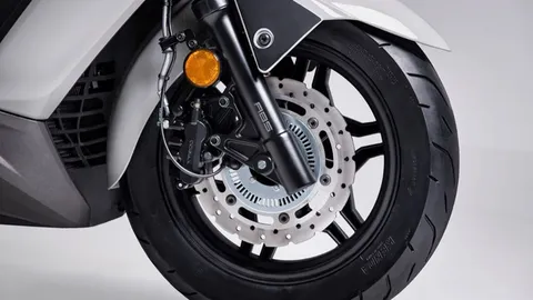 Xe tay ga 250cc, phanh ABS 2 kênh, giá ngang Honda SH 160i