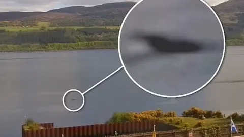 Nghi vấn Nessie sinh con? Thợ săn sửng sốt ghi lại hình ảnh sinh vật 'trẻ vị thành niên' có cổ dài tại hồ Loch Ness