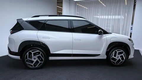 ‘Soi’ SUV hoàn toàn mới của Hyundai: Ngoại hình bắt mắt, trang bị hiện đại