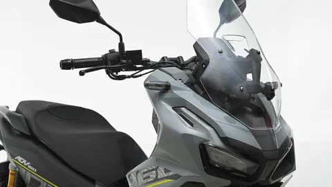 Ngắm ‘Honda SH phiên bản đi phượt’ ra mắt: Trang bị tiên tiến, giá chỉ gần 81 triệu đồng