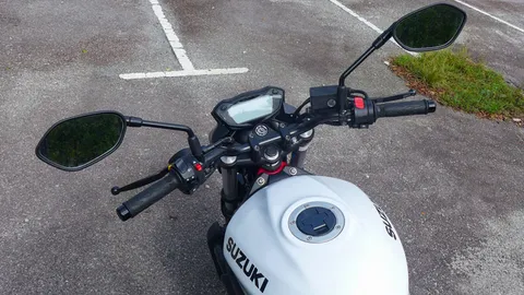 Môtô 645cc, phanh ABS 2 kênh, giá gần 176 triệu đồng, so kè với Honda CB650R