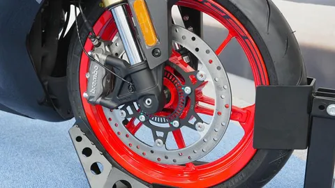 Môtô 449,5cc, phanh ABS 2 kênh, giá 145 triệu tại Việt Nam, cạnh tranh Honda CBR500R