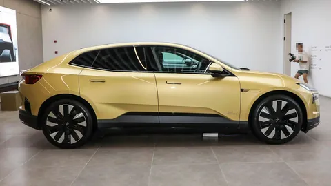 Xe gầm cao công suất 536 mã lực, trang bị tiên tiến, giá ngang Hyundai Santa Fe