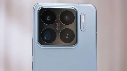 Trên tay đối thủ của iPhone 16 Pro: Cấu hình ‘siêu khủng’, pin 6.100mAh, camera Leica, giá gần 20 triệu đồng