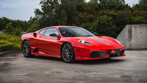 Vì sao siêu xe Ferrari chủ yếu có màu sơn đỏ?