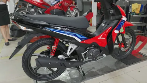 Cận cảnh Honda Wave RSX FI 2026 phiên bản đắt nhất, giá hơn 26 triệu đồng