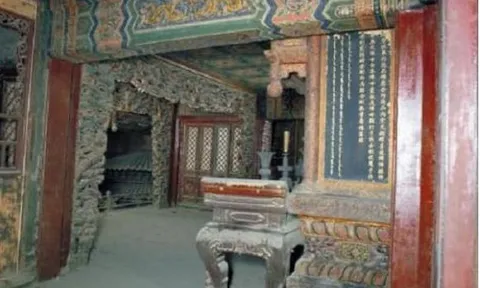 Thứ gì được cất giữ ở một nơi trong Tử Cấm Thành mà cần có cảnh sát vũ trang canh gác 24/24 giờ?