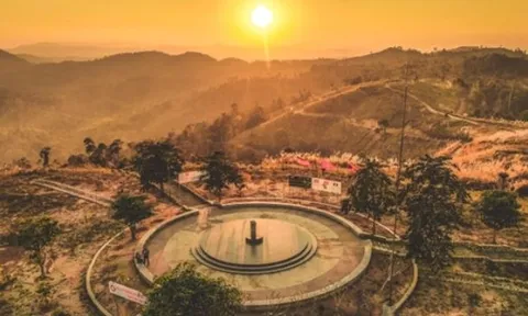 Ngã ba độc nhất vô nhị trên thế giới nằm ở Việt Nam, ngắm được 3 nước Đông Dương cùng một lúc