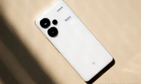 Vua Android tầm trung của Xiaomi giảm sập sàn còn hơn 8 triệu, trên đe iPhone 16 dưới búa Galaxy A55