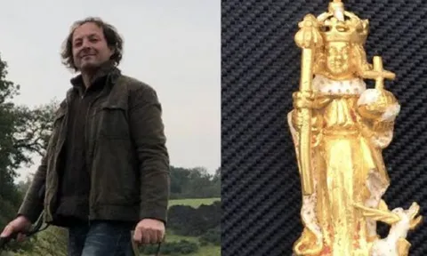 Người đàn ông dò kim loại trên cánh đồng vô tình phát hiện tượng vàng cổ quý hiếm giá trị hơn 60 tỷ