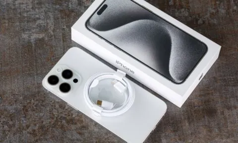Giá đập hộp iPhone 15 Pro Max giảm kịch sàn hơn 7 triệu đầu năm 2025, xứng đáng top 1 doanh số 2024
