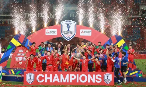 Chùm ảnh: ĐT Việt Nam vui mừng nâng cúp vô địch ASEAN Cup 2024