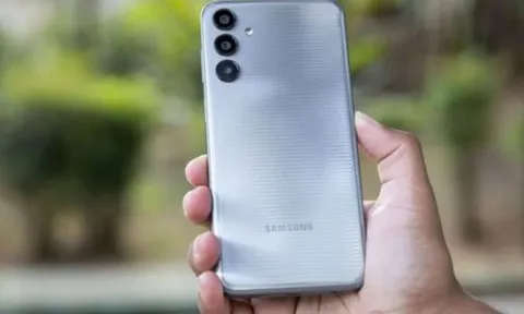 Galaxy M15 5G rẻ như rau tháng 1/2025 giá 4 triệu, vua pin trâu, 6000 mAh hơn cả Galaxy S24 Ultra
