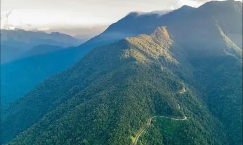 Đâu là dãy núi dài nhất Việt Nam?