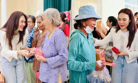 Mỹ Tâm tặng quà gần 500 triệu đồng cho bà con khó khăn ăn Tết