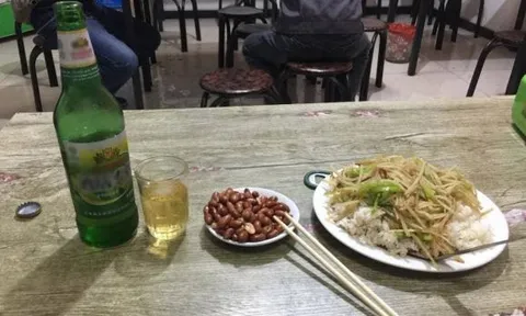 Đằng sau việc nhà hàng phục vụ lạc rang trước bữa ăn: Lý do thật sự chắc chắn sẽ khiến bạn phải trầm trồ