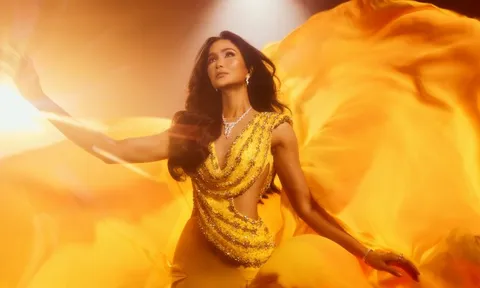 Hoa hậu H’Hen Niê mặc lại chiếc đầm vàng “huyền thoại”, kỷ niệm 07 năm đăng quang