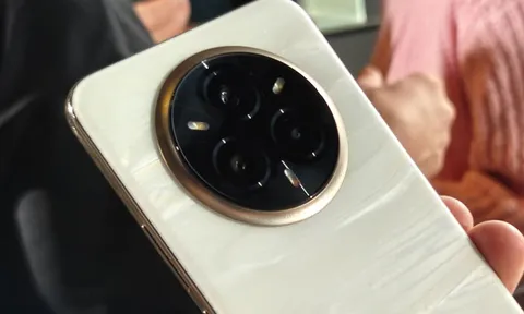 Smartphone chip Snapdragon 7s Gen 3, camera tele tiềm vọng, pin 6.000mAh, giá chỉ 8,5 triệu đồng