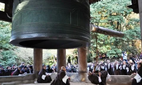 Những tục lệ đón năm mới nổi tiếng trên thế giới