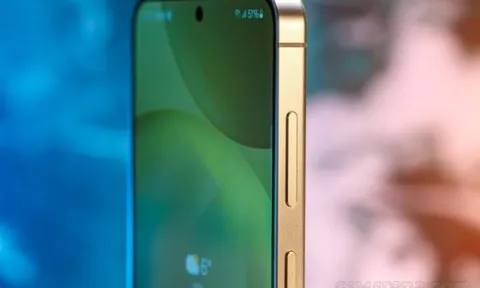 Galaxy S24 5G giảm giá Tết siêu rẻ, ngang giá iPhone 14, AI xịn sò khiến iPhone 16 Pro đau đầu