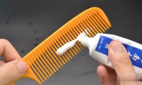 Kem đánh răng bôi lên lược có tác dụng thần kỳ và dễ dàng giải quyết các vấn đề lâu năm