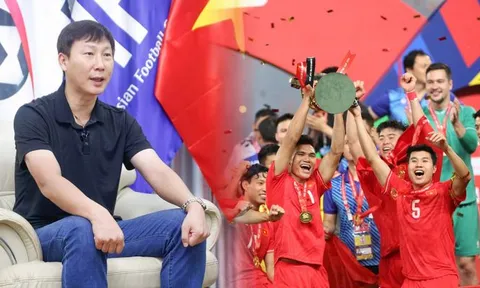HLV Kim Sang-sik nói điều thật lòng sau AFF Cup 2024, chỉ thẳng vấn đề của bóng đá Việt Nam