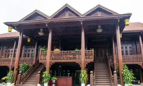 Ngôi nhà sàn bằng gỗ lim lớn nhất Việt Nam: Chi phí 200 tỷ, xây trong 4 năm với hơn 10.000 công thợ